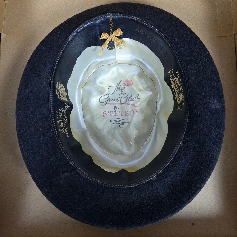 Stetson Fedora Mens 7 3/8 Dark Grey Royal De Luxe Gun Club Felt Feather Hat Box‎